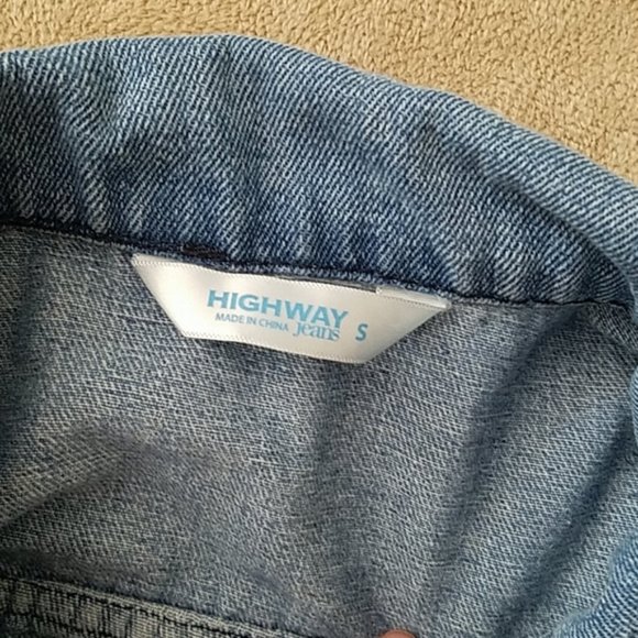 **Juniors Denim Jacket - Picture 5 of 6